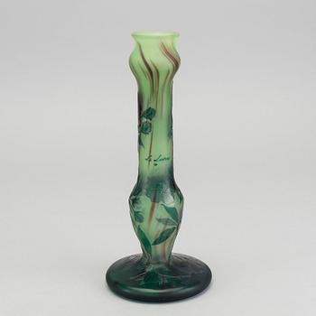 LA LICORNE, a cameo signed glass vase.