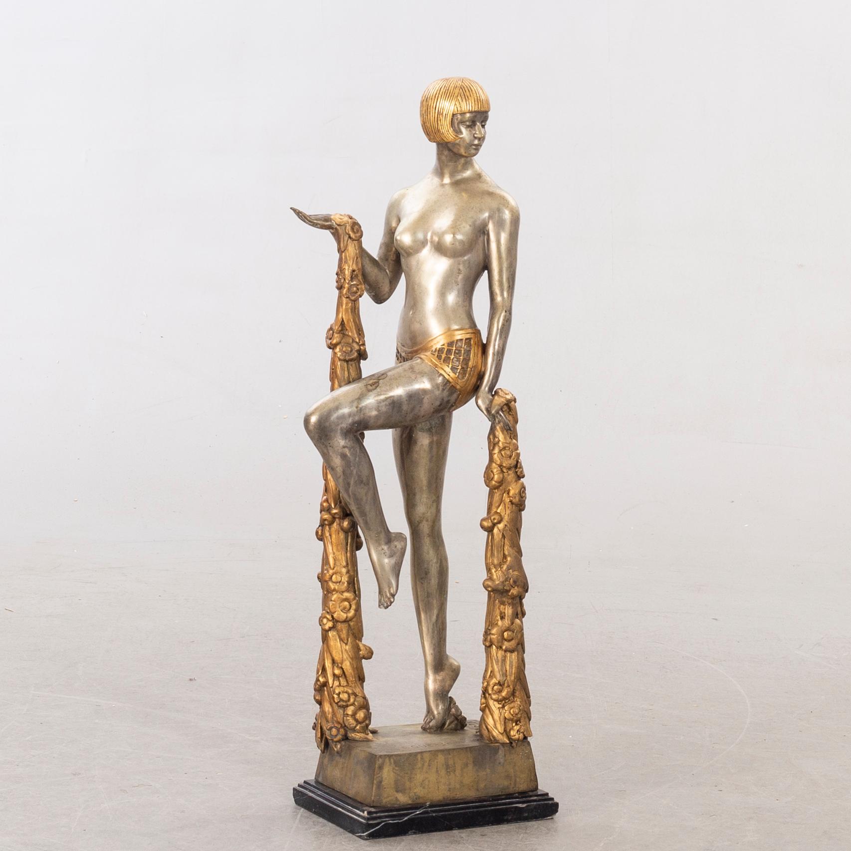Raymonde Guerbe, an art deco sculpture, signed.