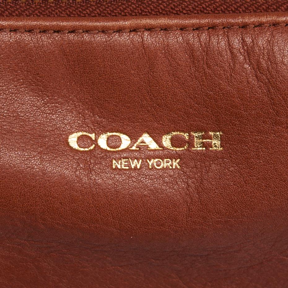 VÄSKA, Coach.