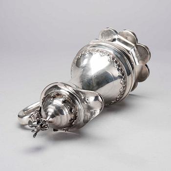 KANNA, silver, Robert Hennel III, London 1851. Vikt ca 1481 g.