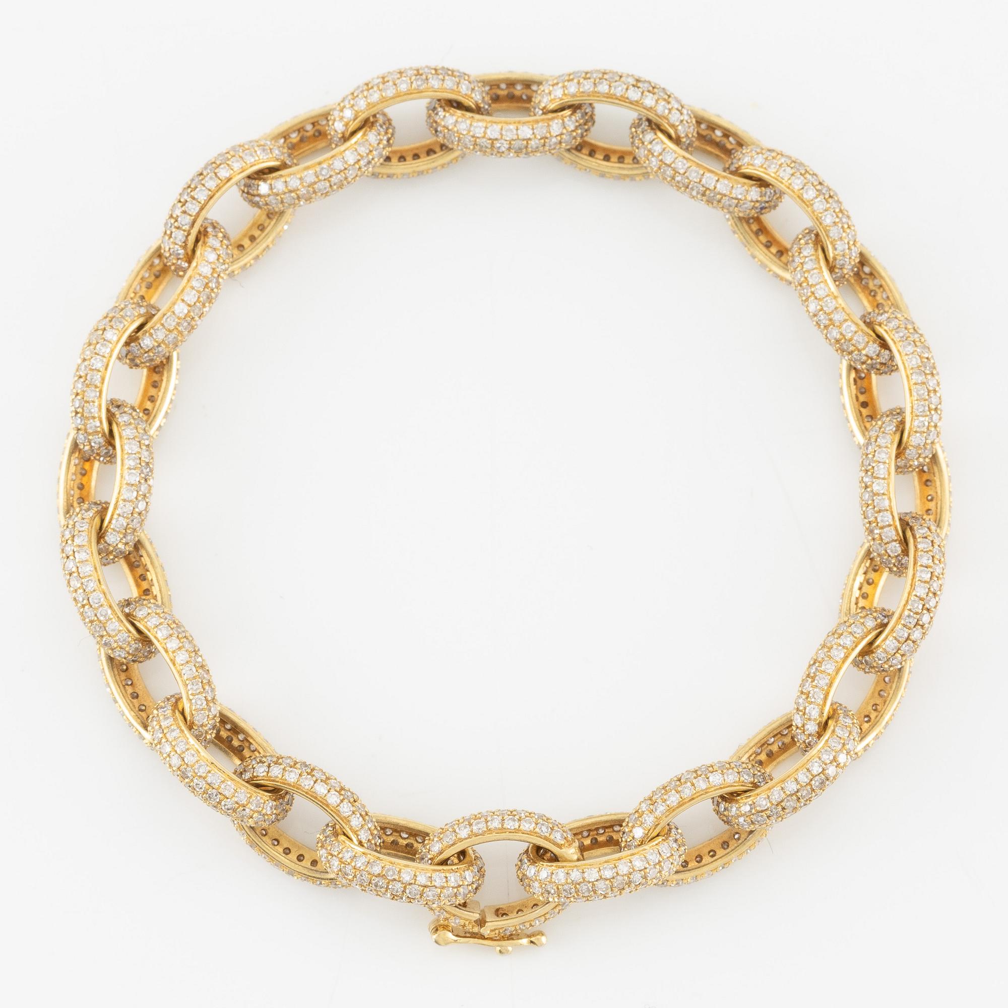 Bracelet, 18K gold with octagon-cut diamonds.