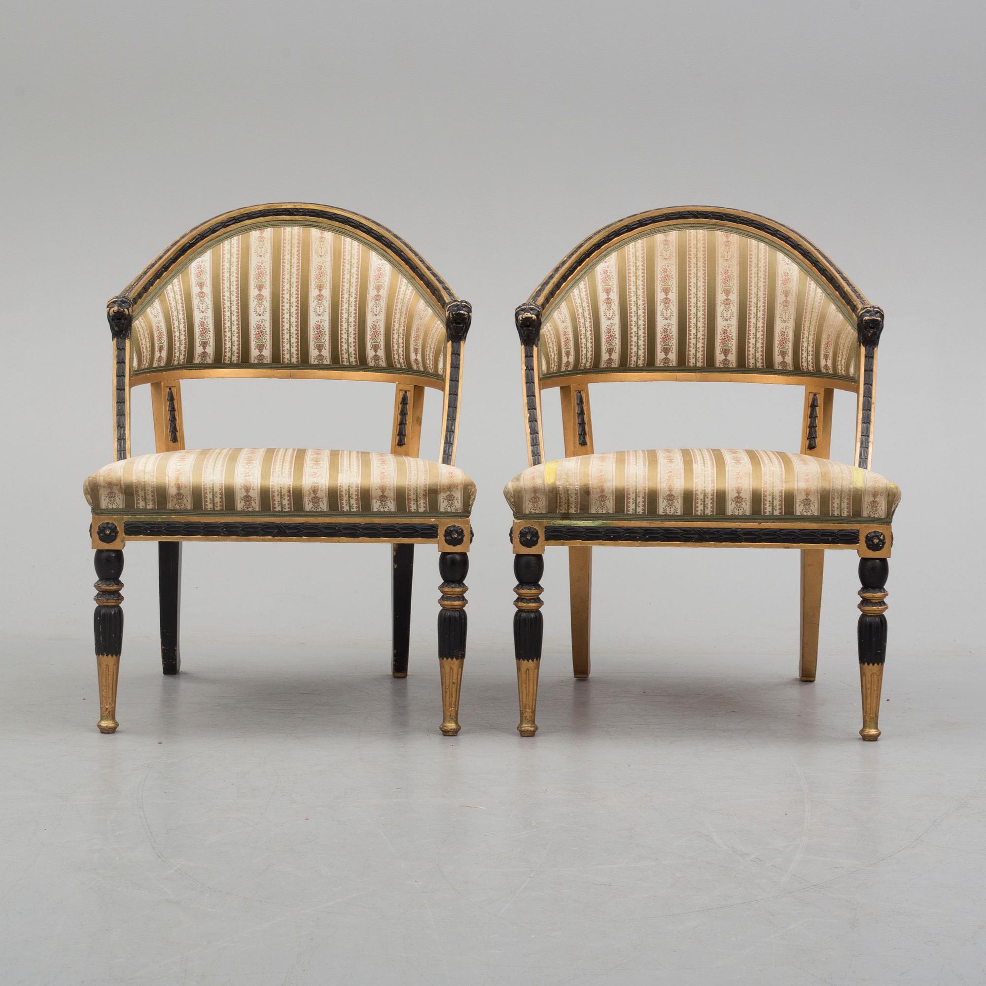 BALJFÅTÖLJER, ett par, sengustaviansk stil, omkring 1900.