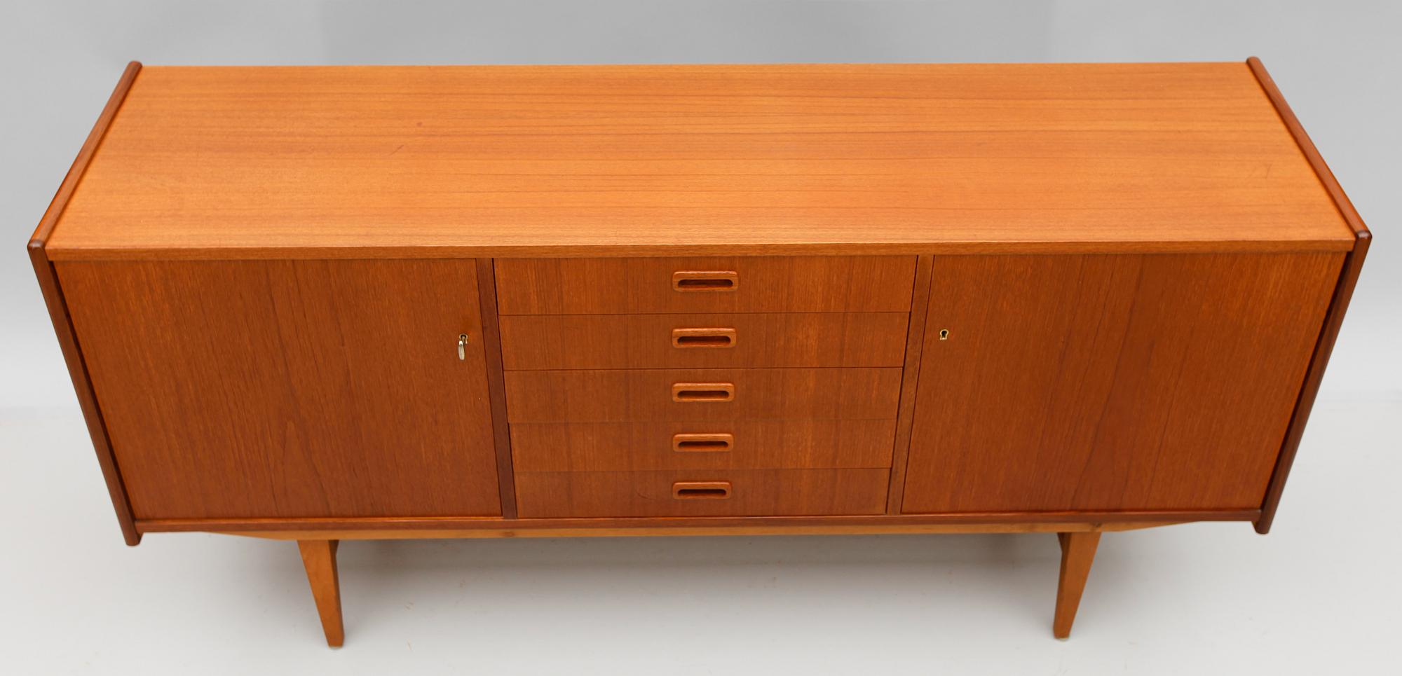 SIDEBOARD, 1900-talets andra hälft.