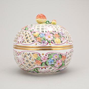 GALLERSKÅL, porslin Herend, Ungern, 1900-tal.