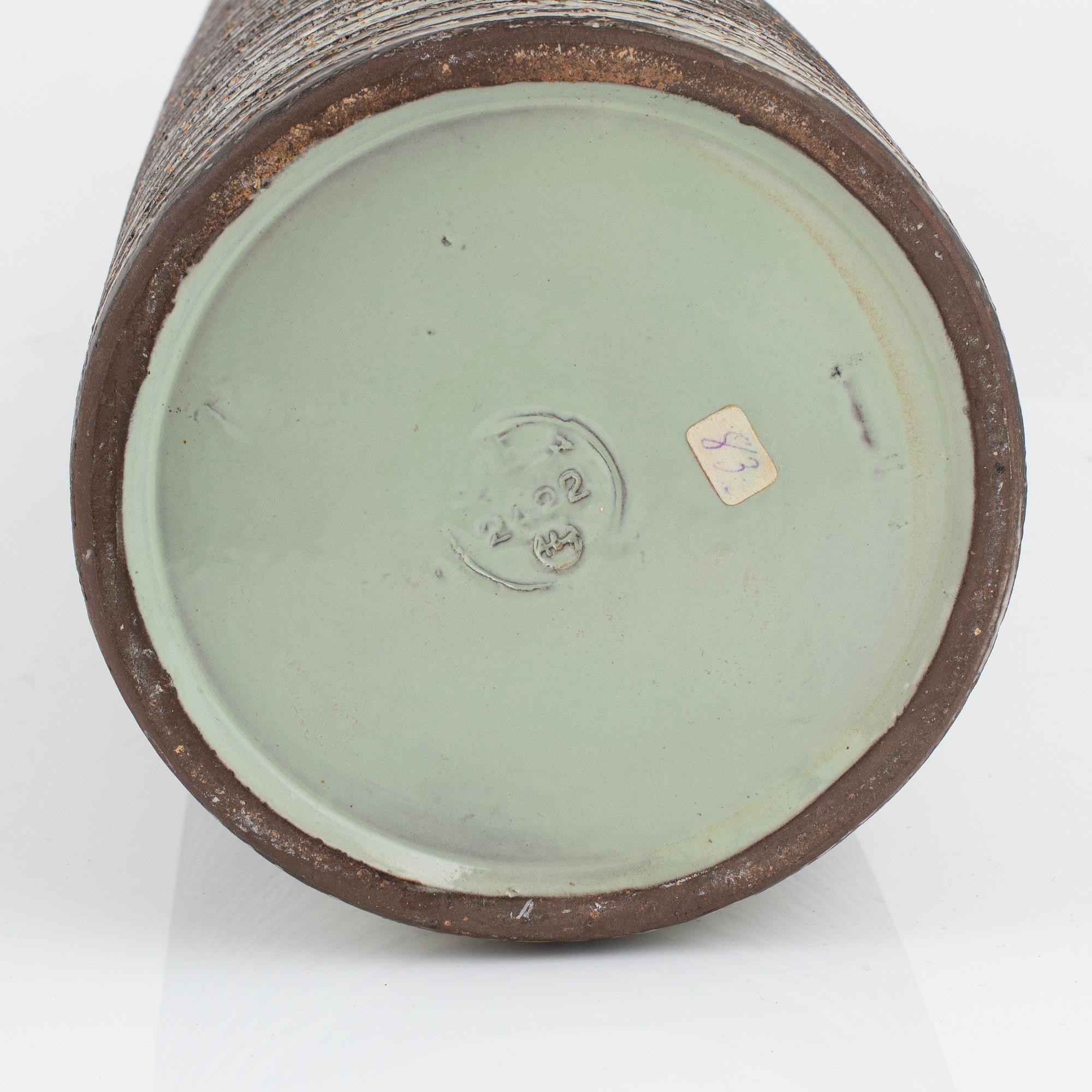 Ingrid Atterberg, golvvas, lergods, "Sparta", modell 2422, Upsala-Ekeby.