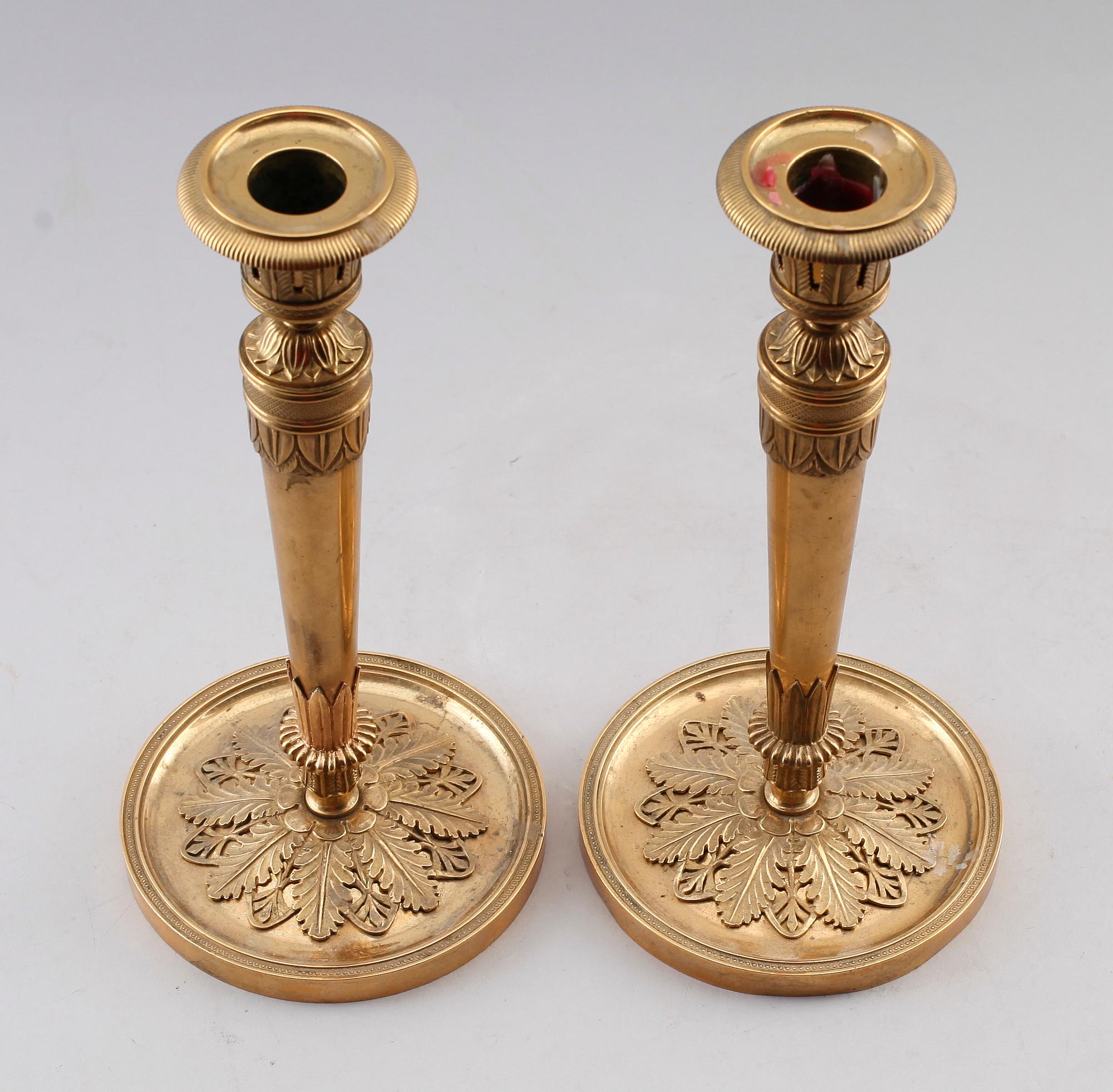 LJUSSTAKAR, 1 par, empire, brännförgylld brons, 1800-talets första hälft.