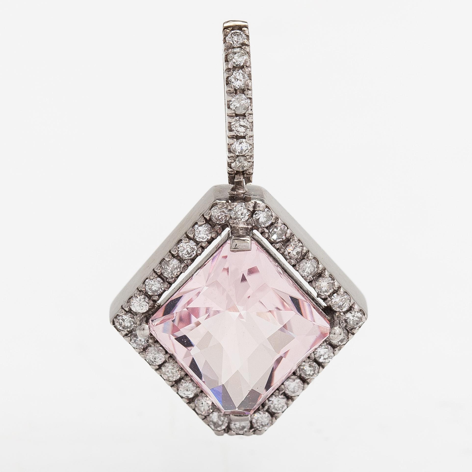 An 18K white gold pendant with a morganite and diamonds approx. 0.48 ct in total.