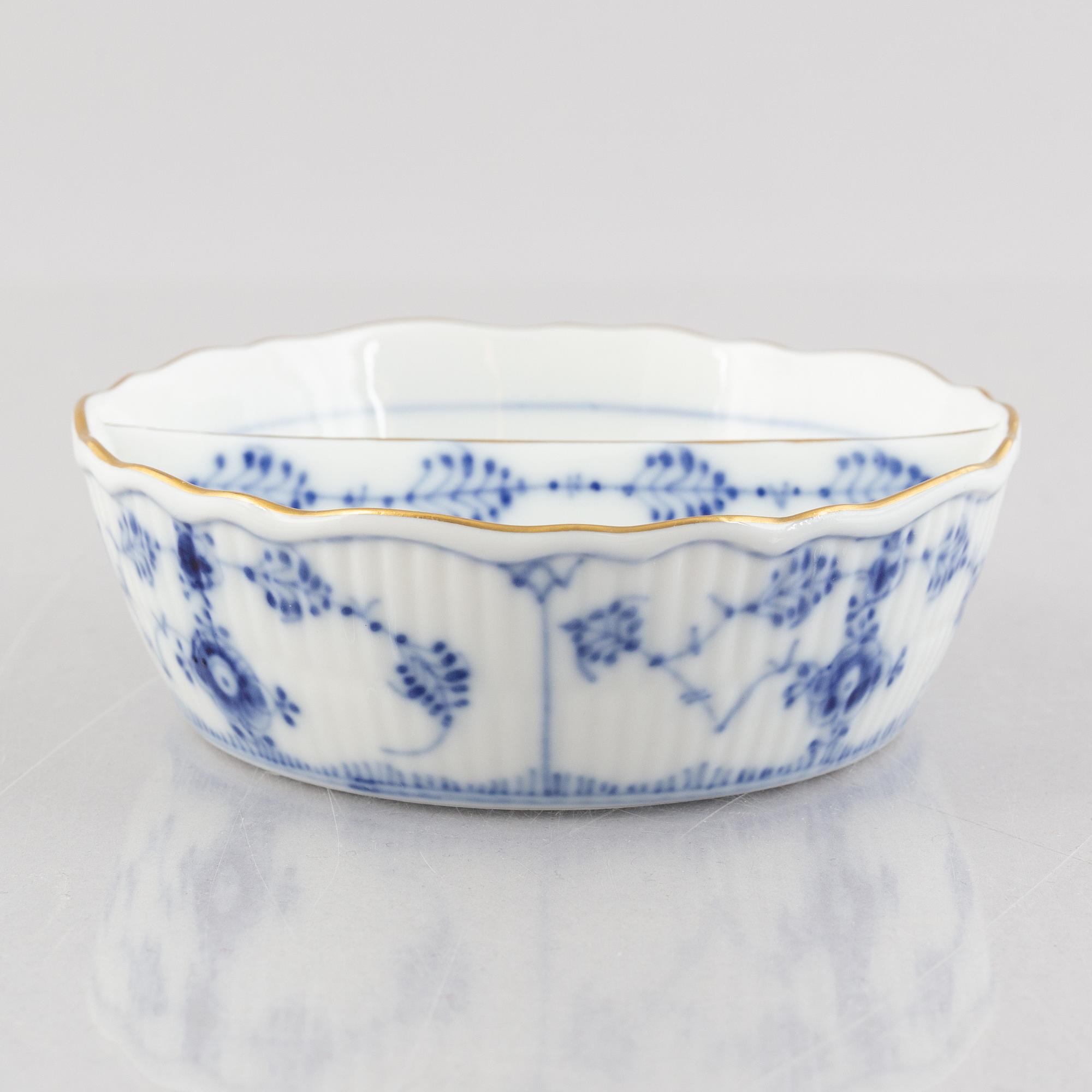 Karamellskål, porslin, Royal Copenhagen, "Musselmalet", modell 1, 1963.