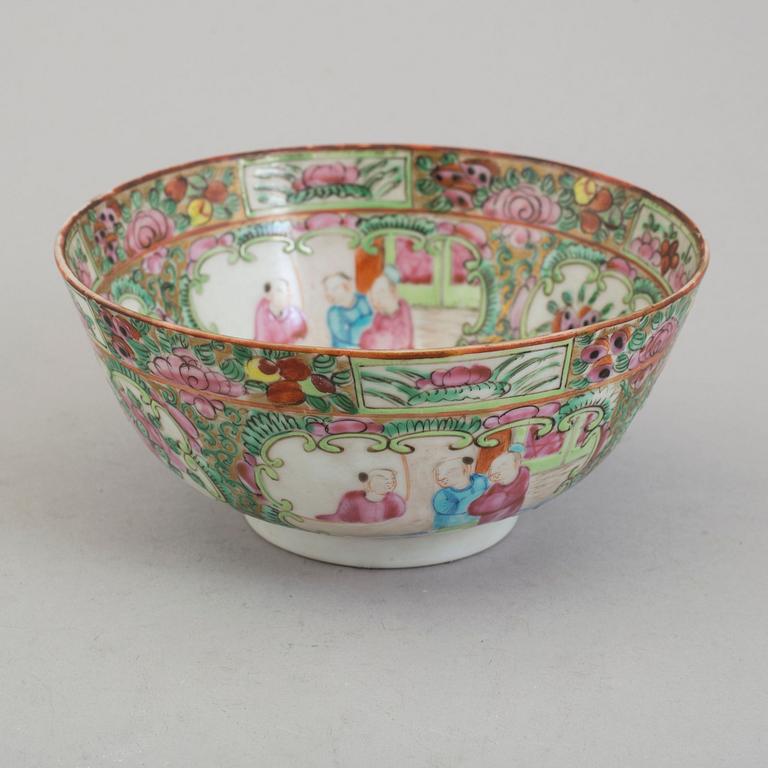 Four plates and a bowl, porcelin, China, second half of th 19th century.