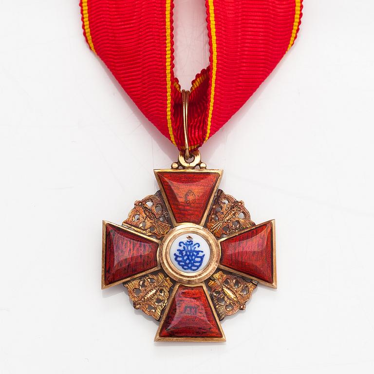 The Order of St. Anna medal, 3rd class, 14K gold and enamel. St. Petersburg.