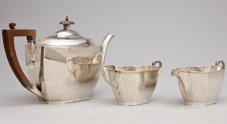 KAFFESERVIS, 3 delar, sterlingsilver, Sheffield 1926. Tot vikt ca 715 gram.