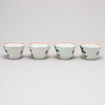 Five (4+1) famille rose and imari cups, Qing dynasty, Qianlong (1736-95).