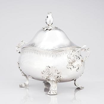 Daniel Lundgren, terrin med lock, silver (verksam Reval 1771-83). Rokoko.