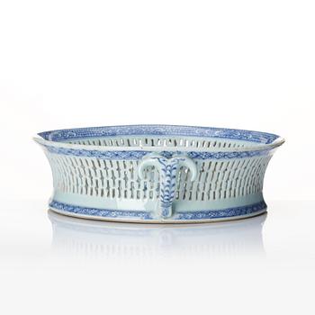 A blue and white chestnut basket, Qing dynasty, Qianlong (1736-95).