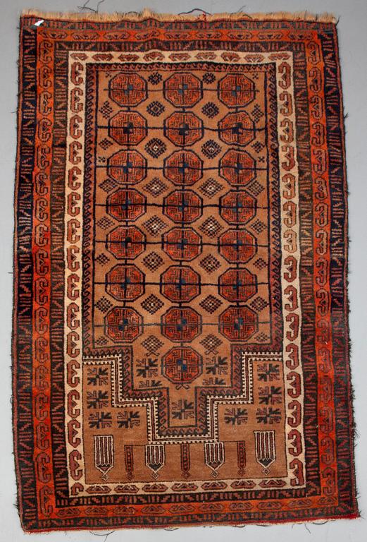 BÖNEMATTA, Beluch, semiantik, ca 143x93 cm.