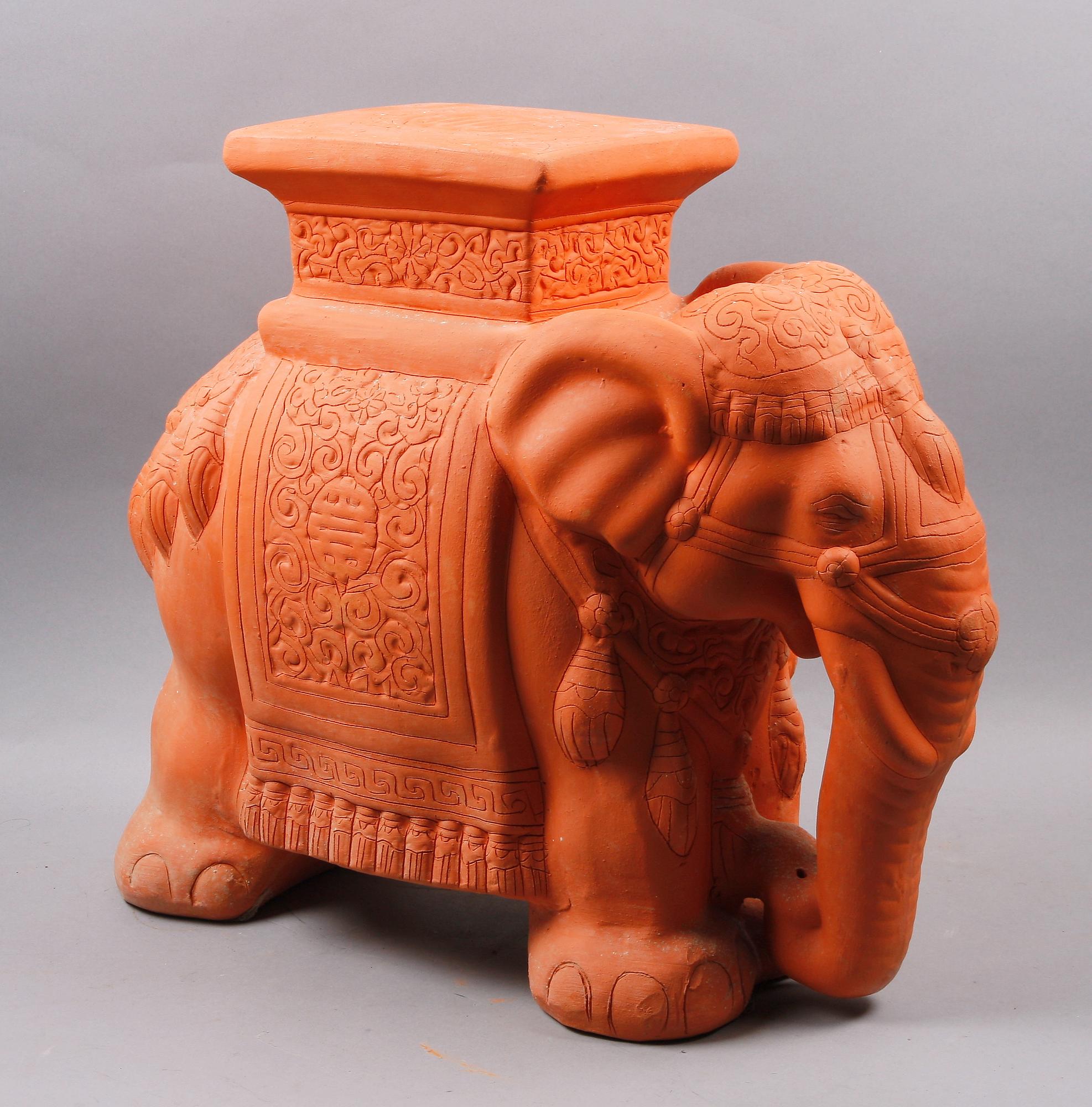 PALL, keramik. Orientalisk stil.