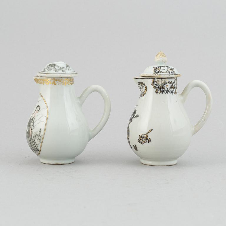 Two grisaille export porcelain pots  with covers, Qing dynasty, 18th century.