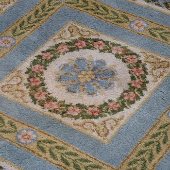 Matta, maskinvävd, Europa, ca 304 x 198 cm.