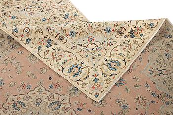 A Kashan crpet, a. 284 x 181 cm.