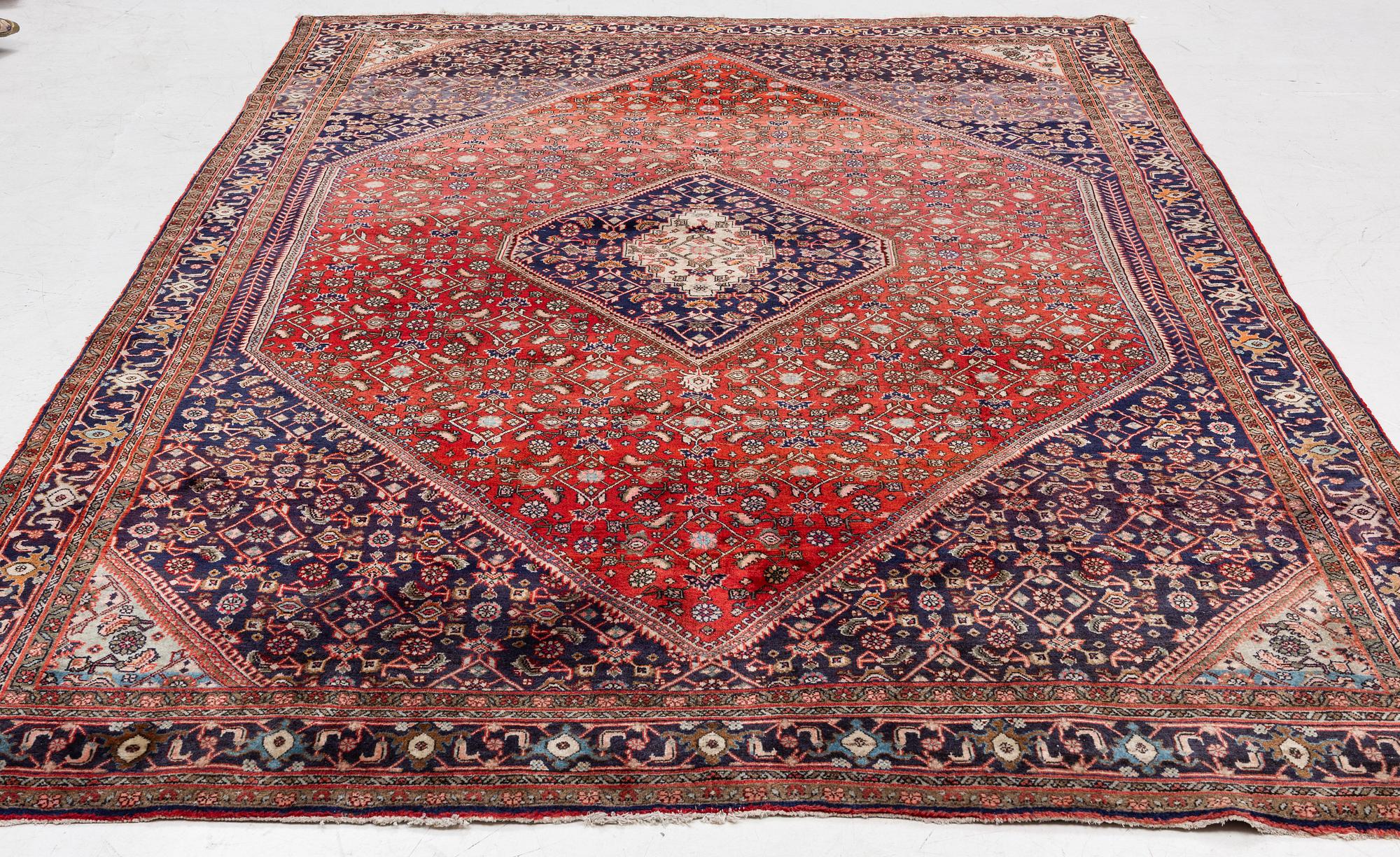 A Bidjar carpet, c. 330 x 220 cm.