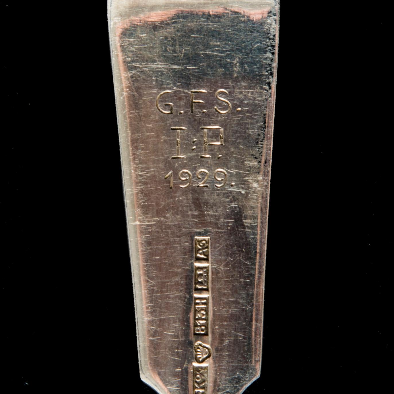 PARTI BESTICK, 44 delar, silver, "Mussla", finska stämplar, 1918-50. Tot vikt 1084,8 g.