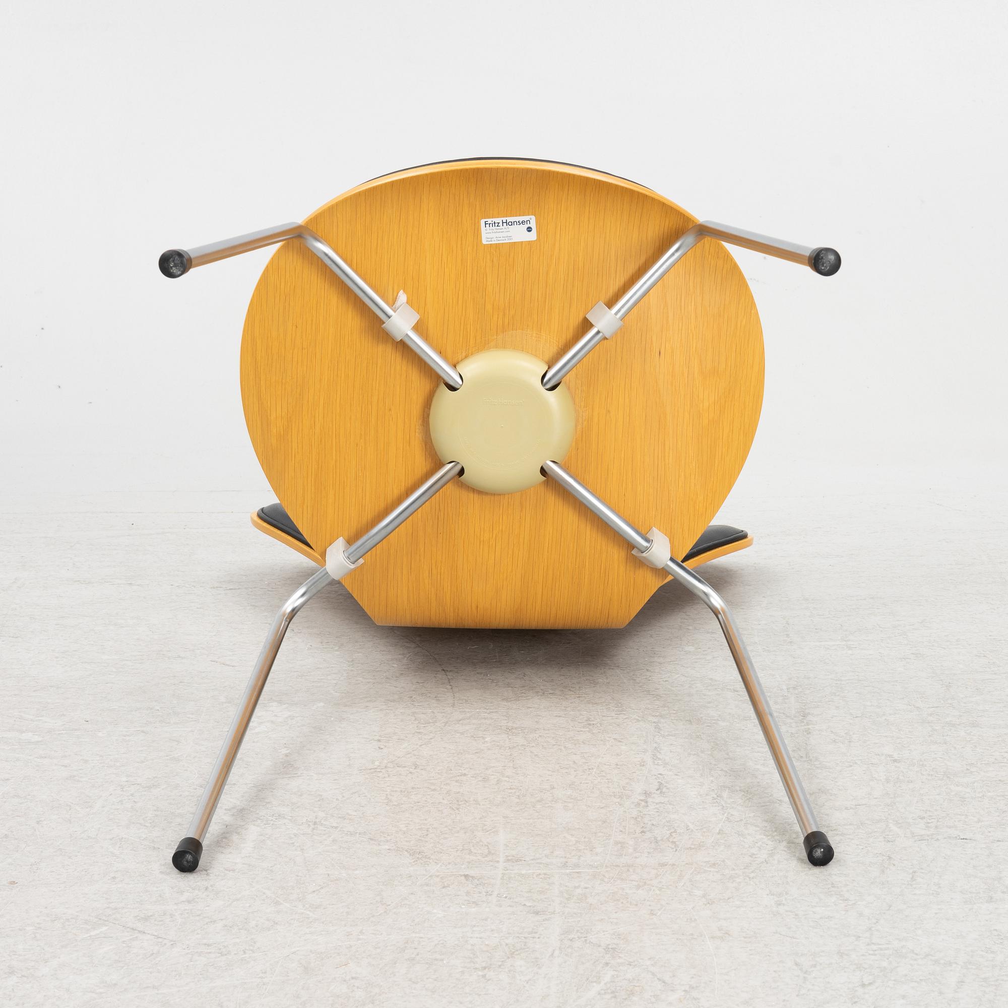 Arne Jacobsen, stolar, 4 st, "Sjuan", Fritz Hansen, Danmark, 2001.
