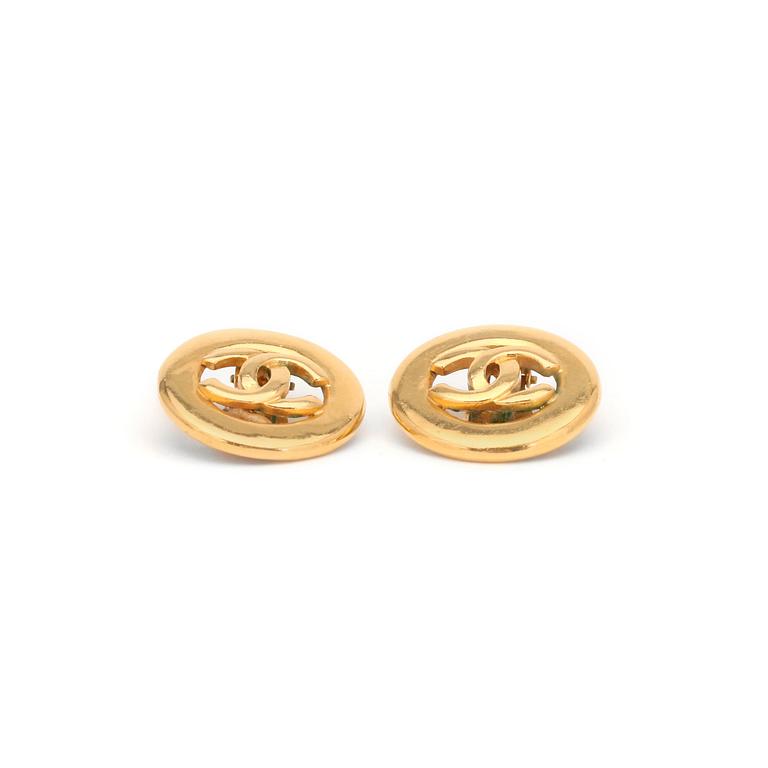 CHANEL, a pair of clips earrings.