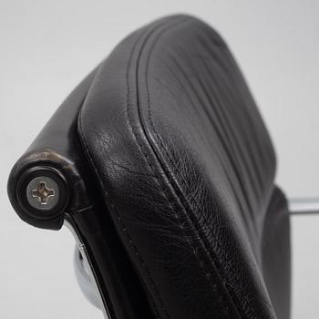 Charles & Ray Eames, kontorsstol, "Soft Pad Chair EA217", Vitra.