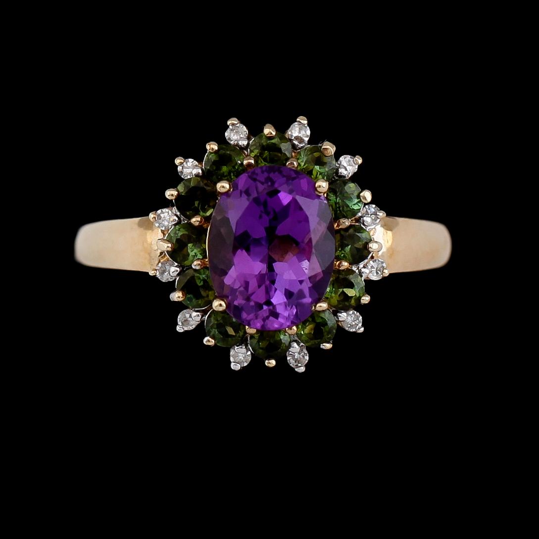RING, 10K guld, ametist, gröna granater och diamanter. Vikt ca 4 g.