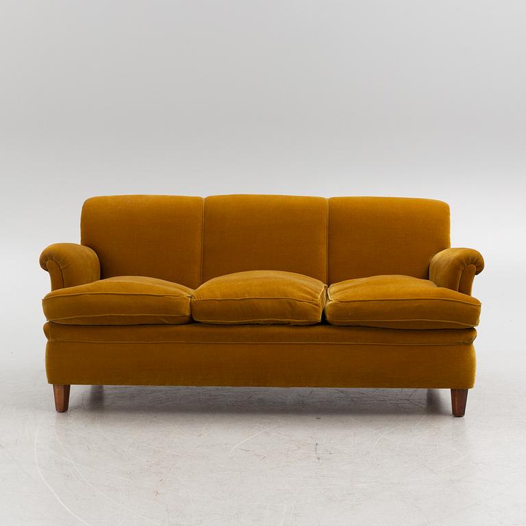 Josef Frank, a model 678 sofa, Firma Svenskt Tenn.