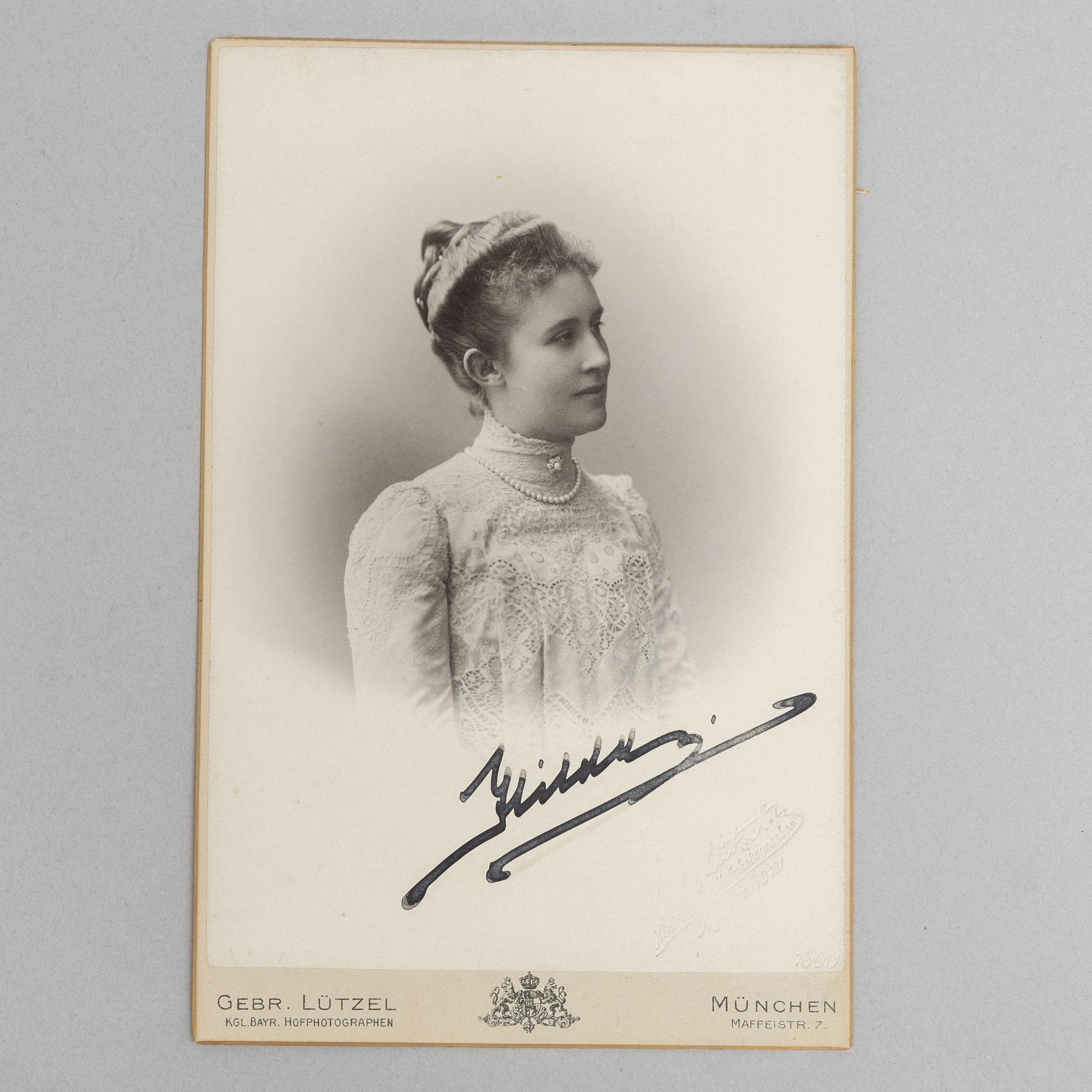 Tyska kungliga fotografier, 2st, egenhändigt signerade Fredrik II av Baden och Hilda av Nassau.