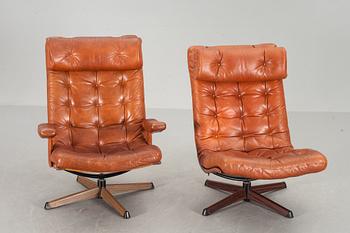 SNURRFÅTÖLJER, 2 st. Göte-möbler, Nässjö. 1970-tal.