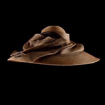 1495. A summer hat by Bailey Tomlin, London.