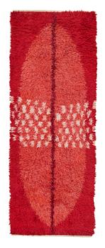 270. Edna Martin, a carpet, knotted pile, ca 262,5 x 94-97 cm, signed EM HAV (Edna Martin, Handarbetets Vänner).