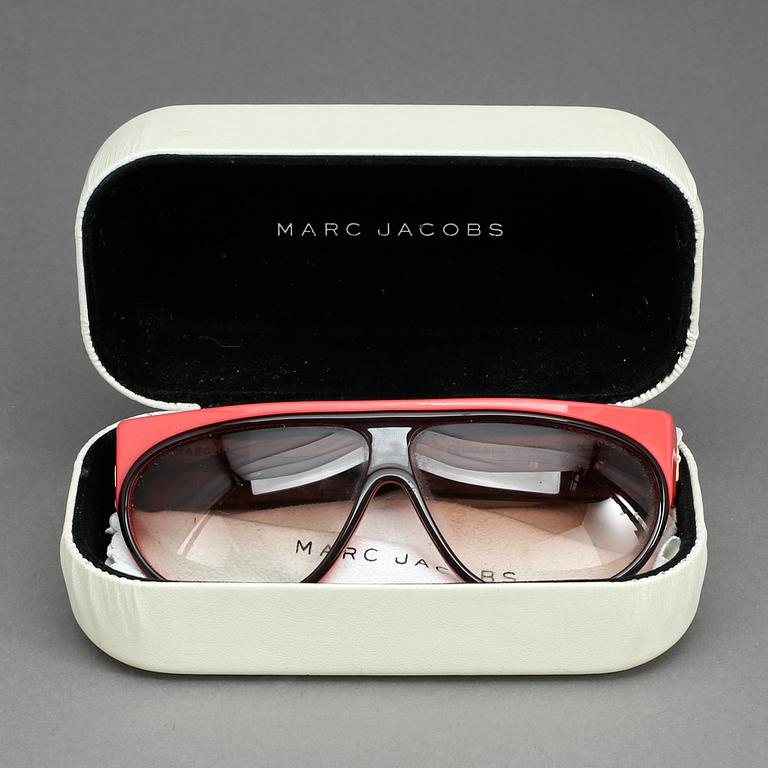 SOLGLASÖGON, Marc Jacobs, 2000-tal.