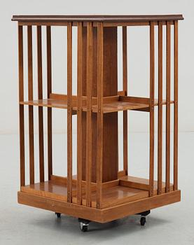 BOKSNURRA. Engelsk stil, 1900-talets första hälft.