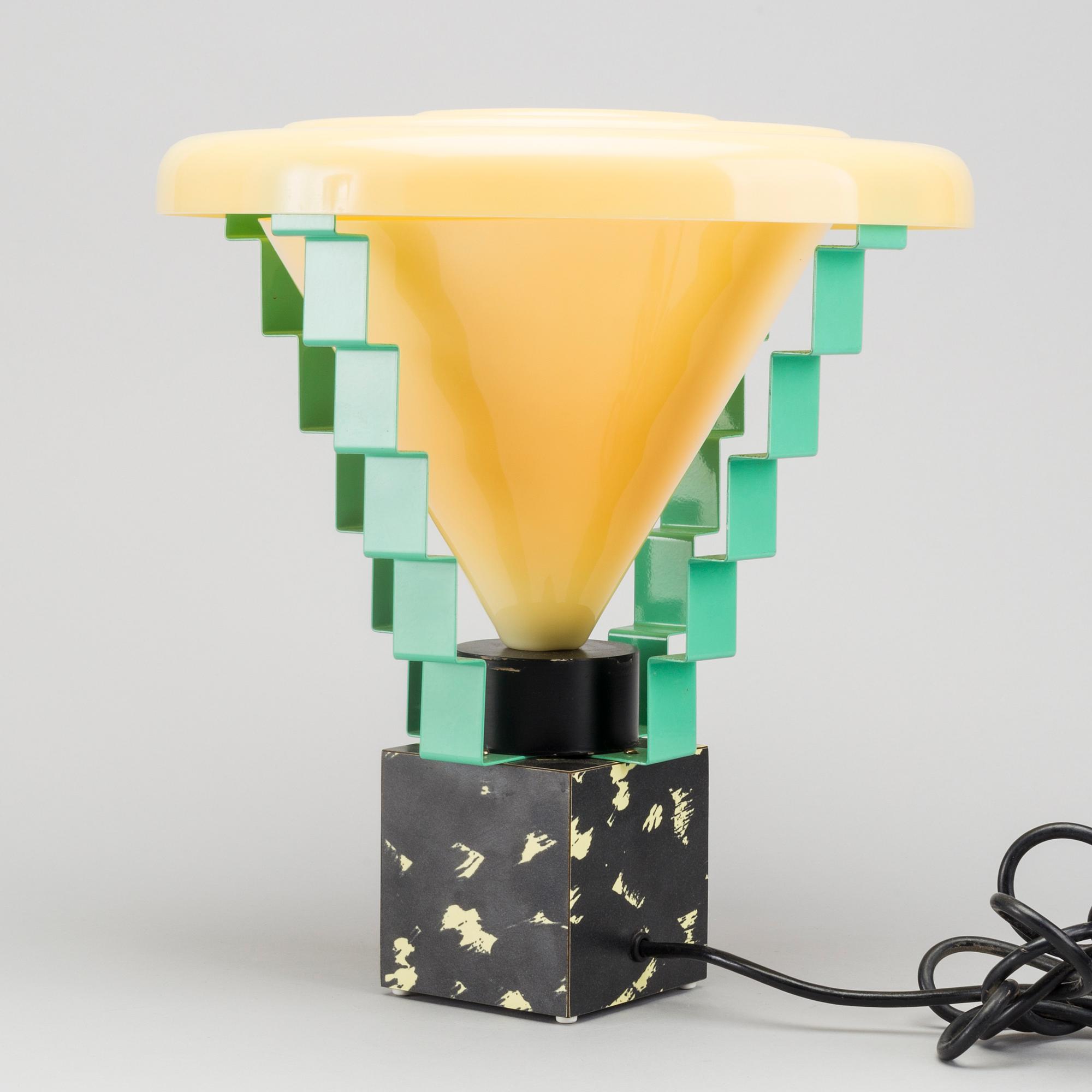GEORGE SOWDEN, a "Glastonbury" Memphis table lamp, Italy 1984.
