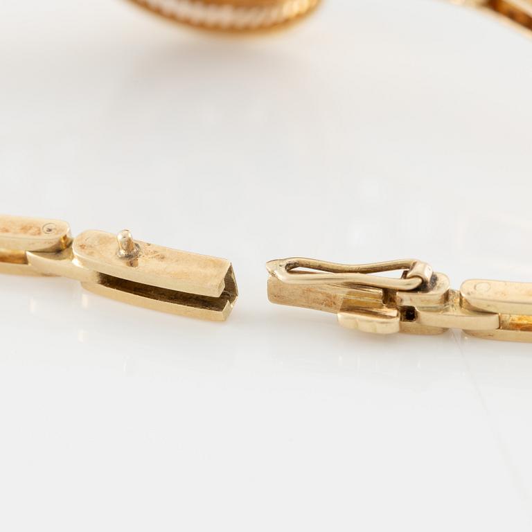 Bracelet, 18K gold and rose-cut diamonds.