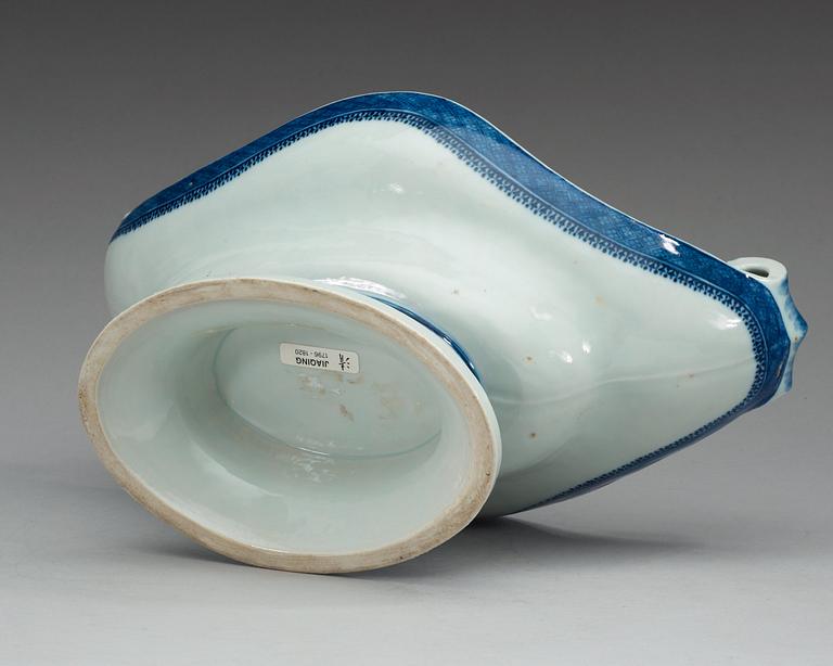 A blue and white jardiniere, Qing dynasty, Jiaqing (1796-1820).