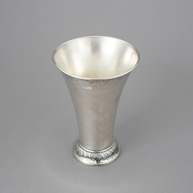 BÄGARE, silver, C.G Hallberg, Stockholm, 1916, vikt 295 g.