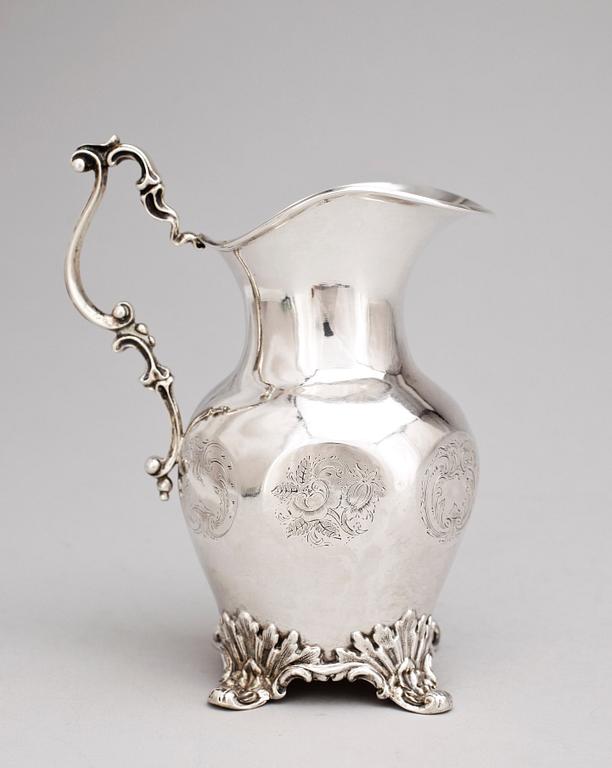 GRÄDDKANNA, silver, nyrokoko, Pehr Fredrik Palmgren, Stockholm 1856. Vikt ca 235 gram.