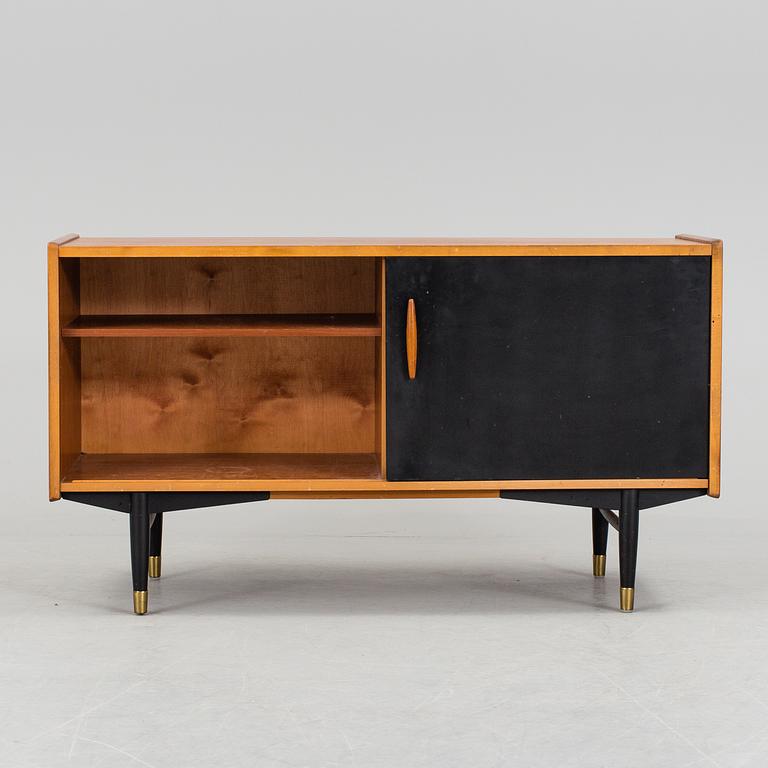 NILS JONSSON, sideboard / skänk, modell 222, Hugo Troeds, Bjärnum, 1950-tal.