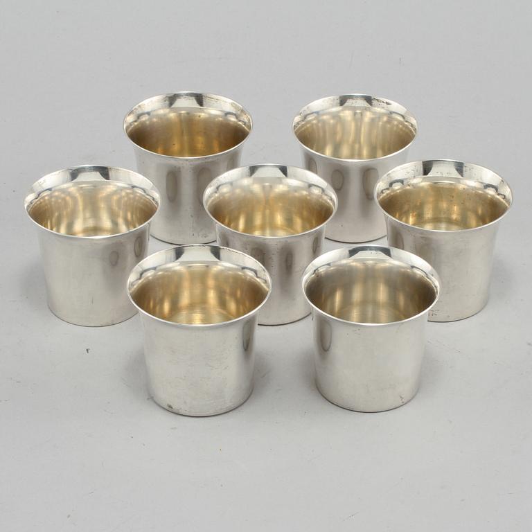 BÄGARE, 7 st, silver, 1900-tals andra hälft. Vikt 270 g.