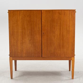 Josef Frank, skåp, "Skjortskåpet", modell 792, Firma Svenskt Tenn, 1900-talets andra hälft.