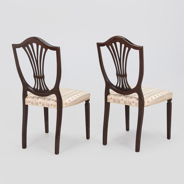 Stolar, 16 st och karmstolar 2 st, Hepplewhite-stil, 1900-talets andra hälft.