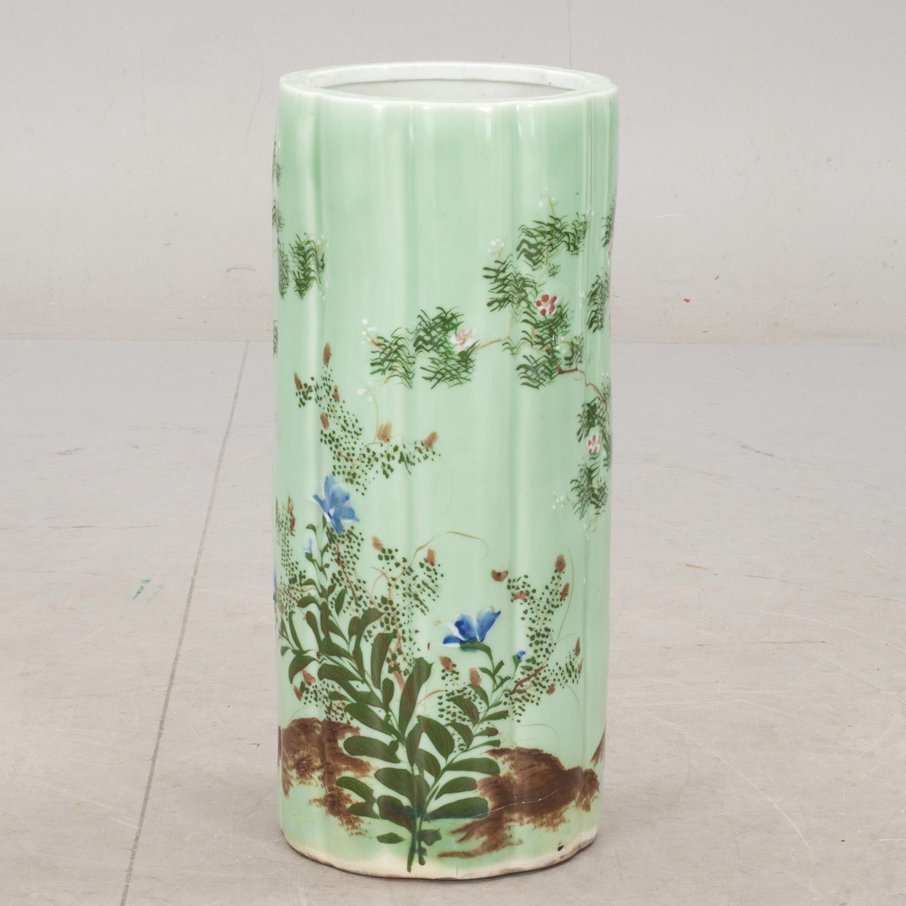 PARAPLYSTÄLL, porslin,  Celadon, Kina, 1900-talets början.
