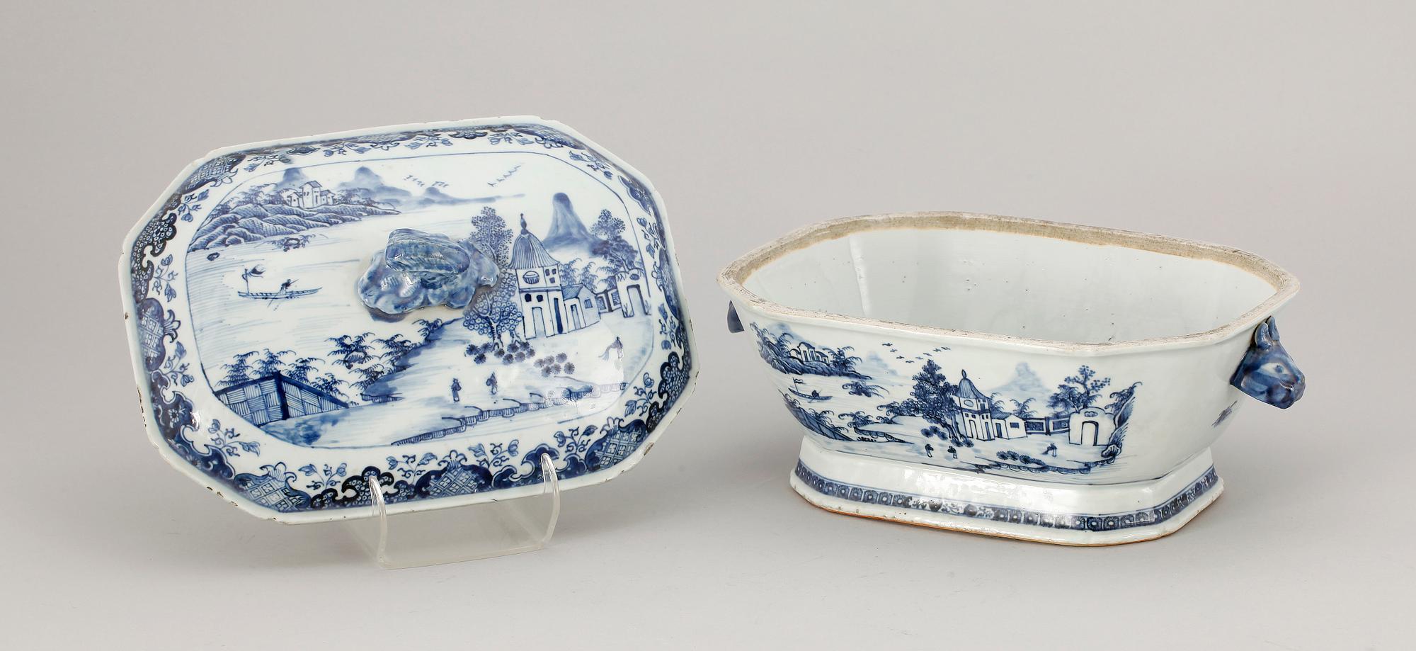 TERRIN MED LOCK, porslin, Kina Qianlong 1700-tal.
