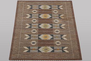 ingegerd silow, a flat weave carpet, signed IS, ca 202 x 133 cm.