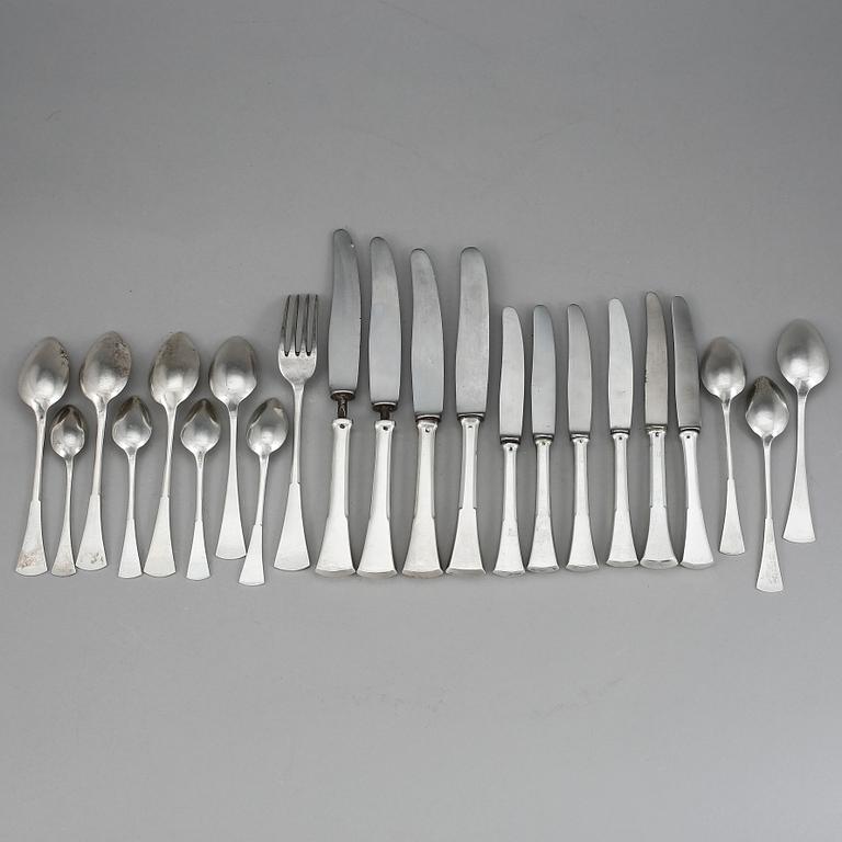 BESTICKSERVIS, 124 delar, silver, bla Österrike-Ungern 1872-1922 och Ungern 1937-1965. Total vikt ca 6841 gram.