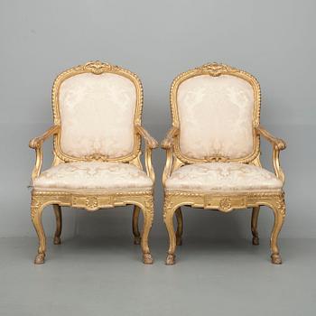 KARMSTOLAR, ett par, rokokostil, Frankrike 1800-talets slut.